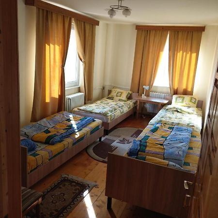 Lary Hostel Σουκεάβα Εξωτερικό φωτογραφία
