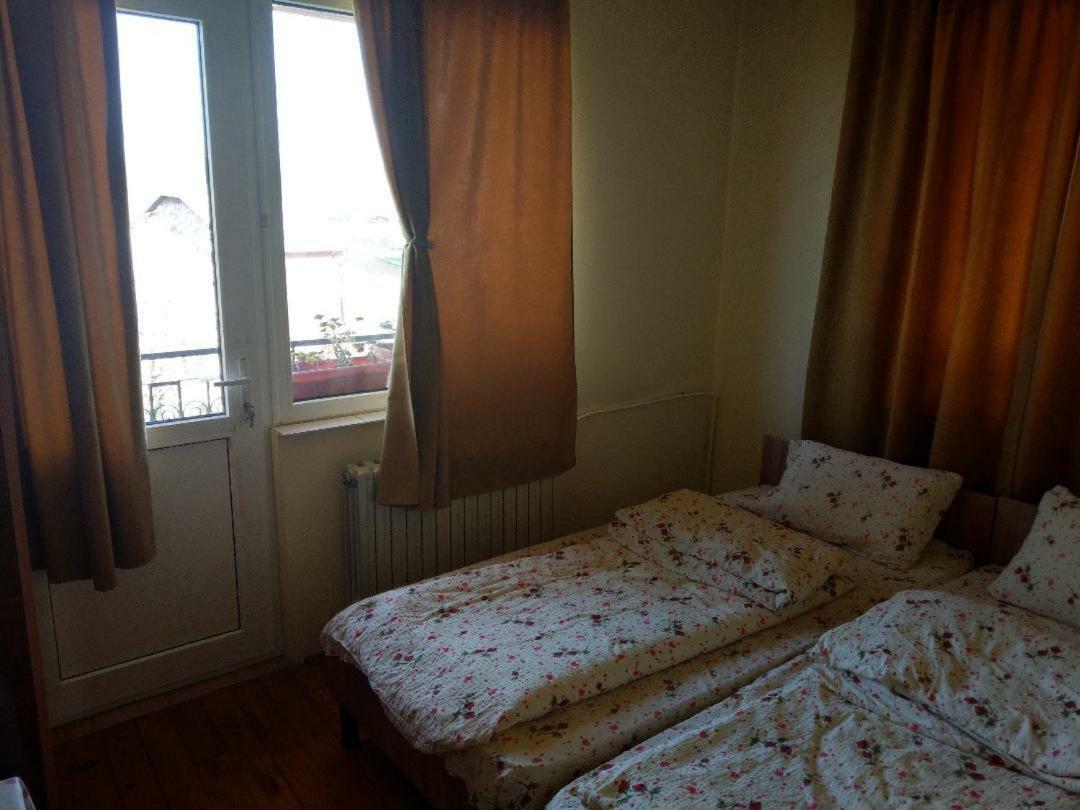 Lary Hostel Σουκεάβα Εξωτερικό φωτογραφία